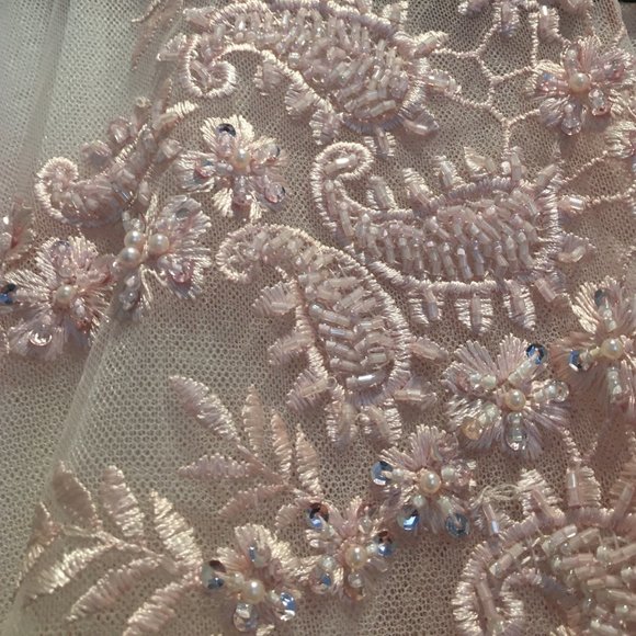 Mary Had a Little Lace pink maternity photo shoot robe - Picture 5 of 5